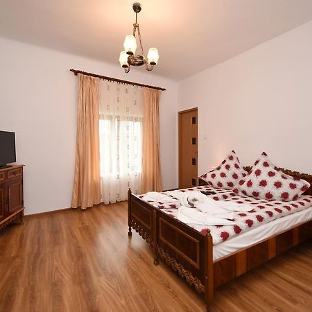 Casa Para Hotel Hateg Luaran gambar